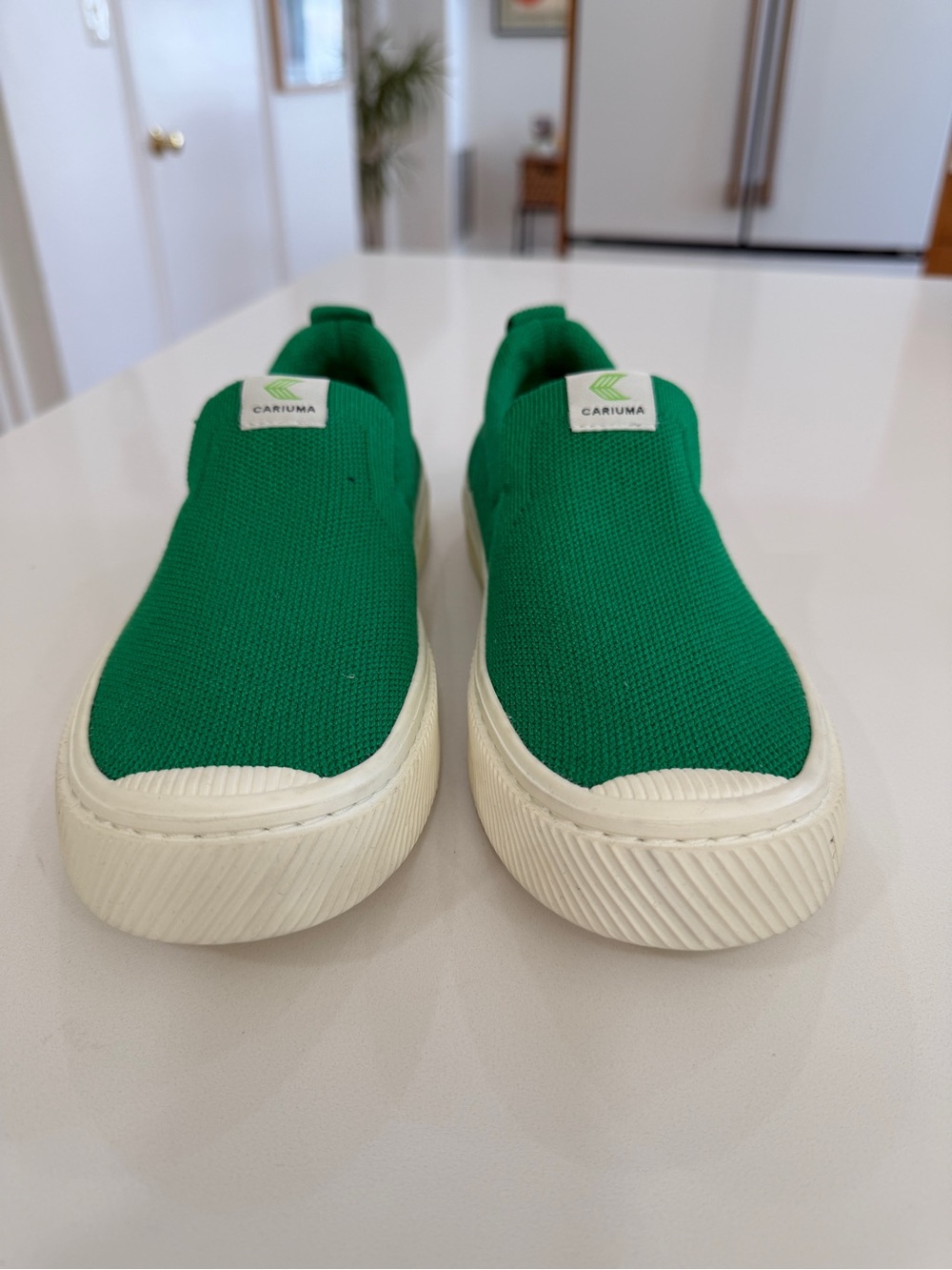 NEW Cariuma Emerald Green Slip-On Sneakers Women’s 6.5
